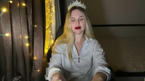 Snapshot of rosaliiiiii chatting on October 25, 2025, 4:02 pm Rosali online show from October 25, 2025, 4:02 pm