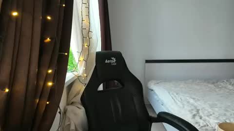 Snapshot of rosaliiiiii chatting on November 6, 2025, 11:11 am Rosali online show from November 6, 2025, 11:11 am