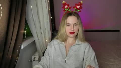 Snapshot of rosaliiiiii chatting on November 18, 2025, 6:45 pm Rosali online show from November 18, 2025, 6:45 pm