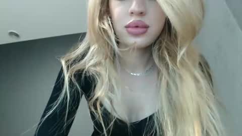 Rosalina online show from November 2, 2025, 2:52 pm