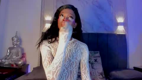 rosaly_rodman online show from February 28, 2026, 7:04 pm