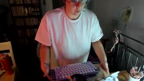 rose257044 online show from November 30, 2025, 3:38 pm