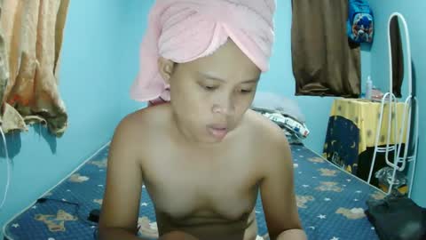 Snapshot of rose_angels chatting on December 16, 2024, 1:53 am Rose Angels online show from December 16, 2024, 1:53 am