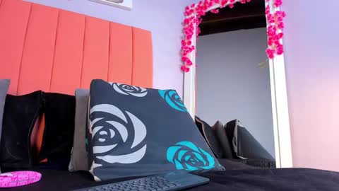 Snapshot of rose_thompson19 chatting on May 30, 2026, 7:11 pm Rosse online show from May 30, 2026, 7:11 pm