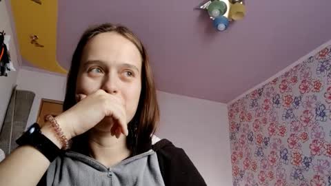 Snapshot of roseannehensle chatting on December 5, 2025, 1:36 am Sophie online show from December 5, 2025, 1:36 am