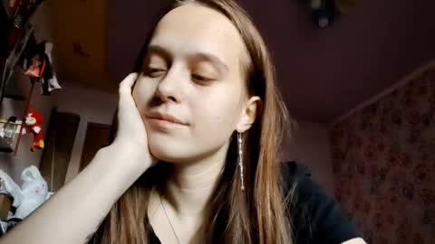 Snapshot of roseannehensle chatting on December 16, 2025, 6:07 am Sophie online show from December 16, 2025, 6:07 am