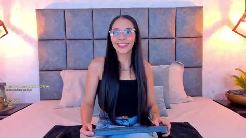 roseaurora online show from April 17, 2026, 11:13 am