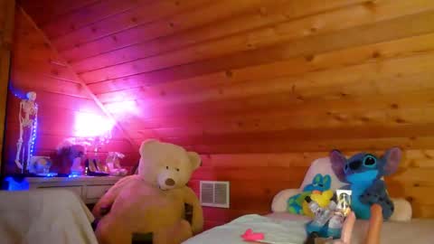 Dahlia Rose online show from December 15, 2025, 8:07 am