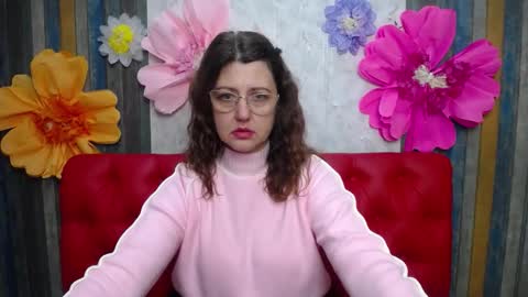 Snapshot of rosehille chatting on December 2, 2025, 2:45 pm RoseHille online show from December 2, 2025, 2:45 pm