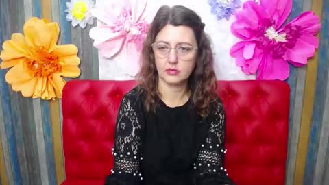 Snapshot of rosehille chatting on December 3, 2025, 2:59 pm RoseHille online show from December 3, 2025, 2:59 pm