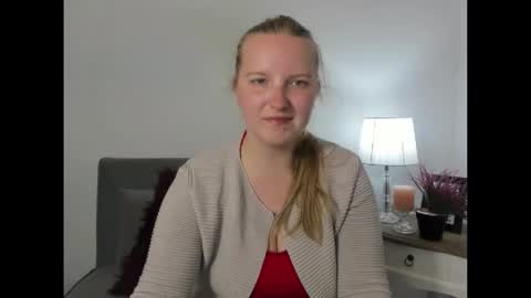 Snapshot of rosehypnotic chatting on April 20, 2026, 5:16 pm Rose online show from April 20, 2026, 5:16 pm