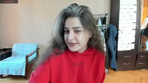 Snapshot of roselina_ chatting on April 30, 2026, 9:04 am Rose online show from April 30, 2026, 9:04 am
