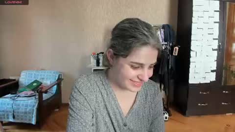 Snapshot of roselina_ chatting on June 19, 2026, 11:03 am Rose online show from June 19, 2026, 11:03 am