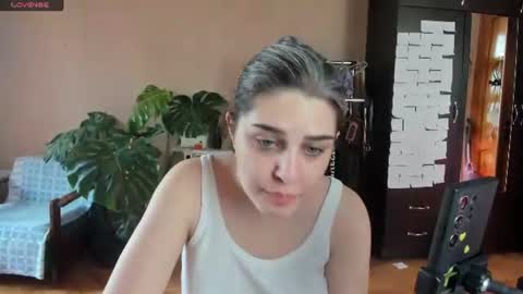 Snapshot of roselina_ chatting on July 12, 2026, 9:33 am Rose online show from July 12, 2026, 9:33 am