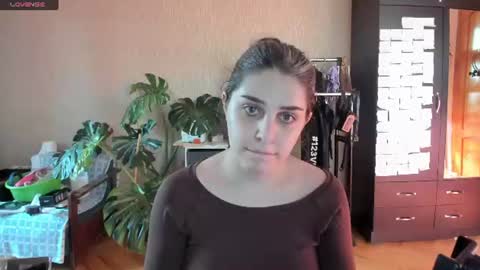 Snapshot of roselina_ chatting on July 23, 2026, 3:32 pm Rose online show from July 23, 2026, 3:32 pm