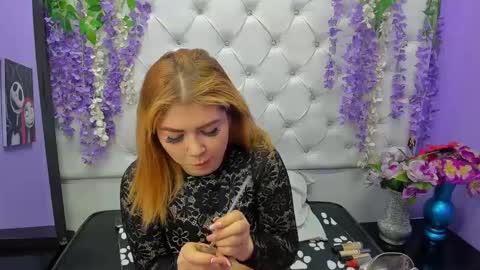 Snapshot of roselyn_arnold chatting on September 17, 2025, 12:40 pm Julieta online show from September 17, 2025, 12:40 pm