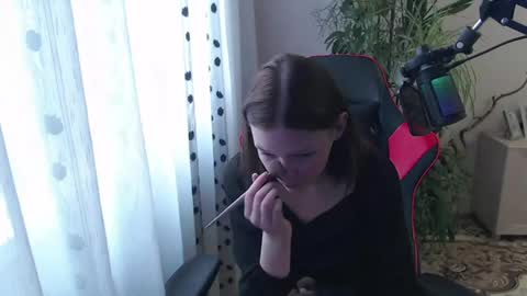 Lina online show from April 13, 2026, 10:32 am