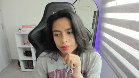 Snapshot of roseparis chatting on November 5, 2025, 2:39 pm Nat online show from November 5, 2025, 2:39 pm