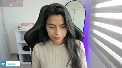 Snapshot of roseparis chatting on November 9, 2025, 2:37 pm Nat online show from November 9, 2025, 2:37 pm