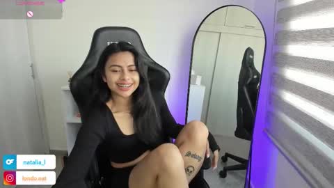 Snapshot of roseparis chatting on November 27, 2025, 2:52 pm Nat online show from November 27, 2025, 2:52 pm