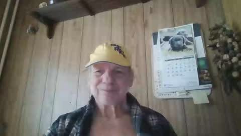 Snapshot of roses2u1958 chatting on February 27, 2026, 10:15 am roses2u1958 online show from February 27, 2026, 10:15 am