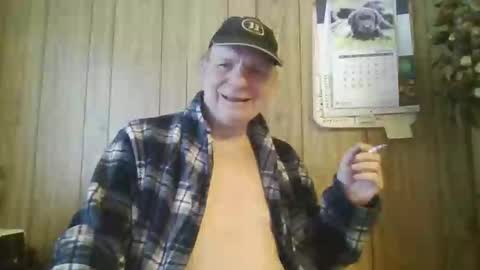 roses2u1958 online show from April 7, 2026, 1:33 pm