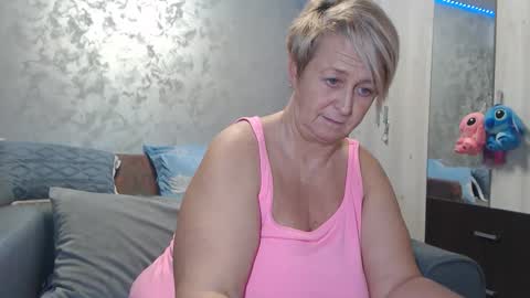 Lovepinklilly online show from February 3, 2026, 6:24 pm