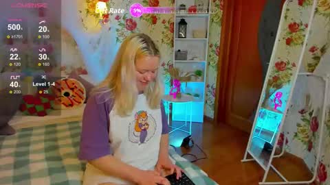 rosethomas_ online show from November 3, 2025, 8:48 am