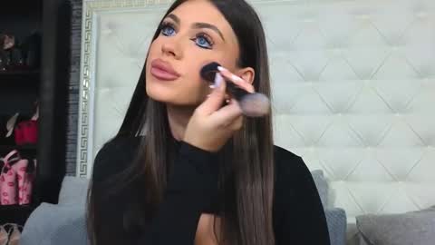 Gabriela online show from November 4, 2025, 7:18 am