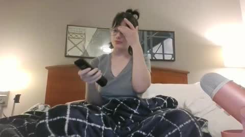 Snapshot of roseyevergarden chatting on January 17, 2026, 6:51 am rose evergarden online show from January 17, 2026, 6:51 am