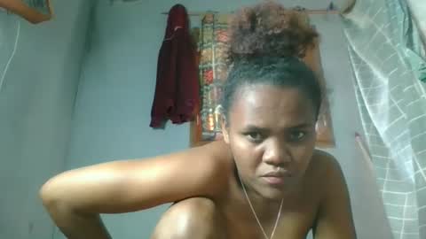 Snapshot of rosia22 chatting on October 5, 2025, 5:17 am rosia22 online show from October 5, 2025, 5:17 am