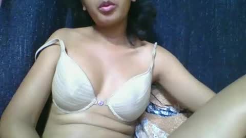 Snapshot of rosia685234 chatting on March 16, 2026, 9:35 am rosia685234 online show from March 16, 2026, 9:35 am