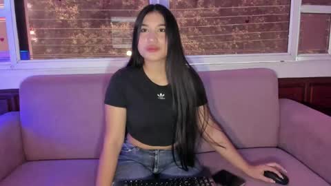 Snapshot of rosie_chell chatting on May 3, 2026, 11:49 am Rosie online show from May 3, 2026, 11:49 am