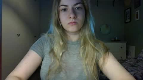 Snapshot of rosie_june chatting on April 22, 2026, 6:49 am Rosie online show from April 22, 2026, 6:49 am