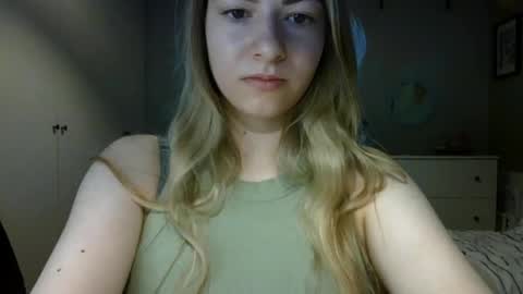 Snapshot of rosie_june chatting on May 28, 2026, 6:54 am Rosie online show from May 28, 2026, 6:54 am