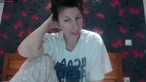 RosieHayes online show from April 1, 2026, 9:01 pm