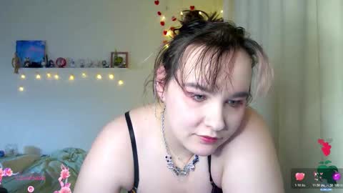 Snapshot of rosienana chatting on December 17, 2025, 4:57 pm RosieNana online show from December 17, 2025, 4:57 pm