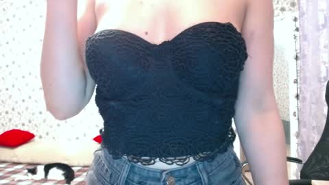 Snapshot of rosierosa chatting on February 28, 2025, 4:10 am Rosie is waiting for YOU online show from February 28, 2025, 4:10 am