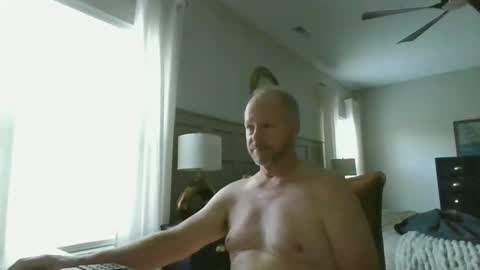 Snapshot of rossd1961 chatting on October 23, 2025, 8:40 pm nanook online show from October 23, 2025, 8:40 pm