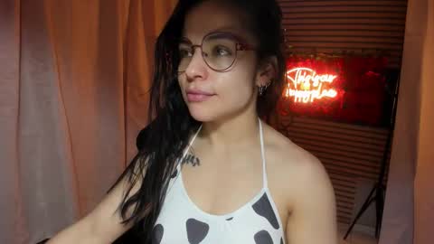 Snapshot of rosse_25 chatting on November 5, 2025, 4:29 pm Would you like to help me with supplementation and sports suits so I can compete in powerlifting online show from November 5, 2025, 4:29 pm