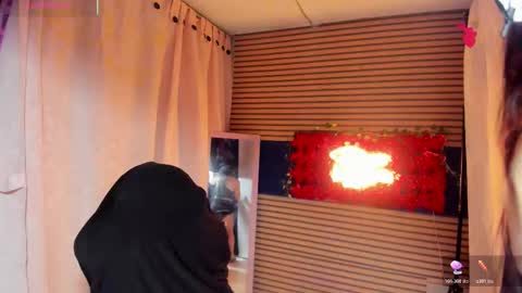 Snapshot of rosse_25 chatting on November 8, 2025, 10:04 am Would you like to help me with supplementation and sports suits so I can compete in powerlifting online show from November 8, 2025, 10:04 am