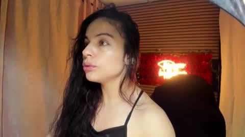 Snapshot of rosse_25 chatting on November 23, 2025, 9:20 am Would you like to help me with supplementation and sports suits so I can compete in powerlifting online show from November 23, 2025, 9:20 am