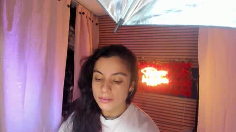 Snapshot of rosse_25 chatting on December 5, 2025, 5:20 pm Would you like to help me with supplementation and sports suits so I can compete in powerlifting online show from December 5, 2025, 5:20 pm