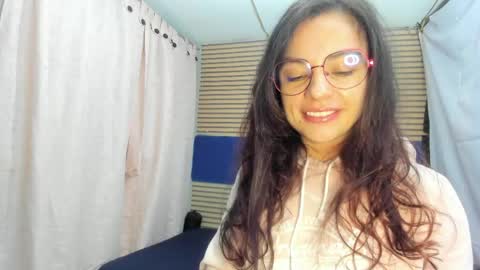 Snapshot of rosse_25 chatting on May 1, 2026, 12:10 pm Would you like to help me with supplementation and sports suits so I can compete in powerlifting online show from May 1, 2026, 12:10 pm