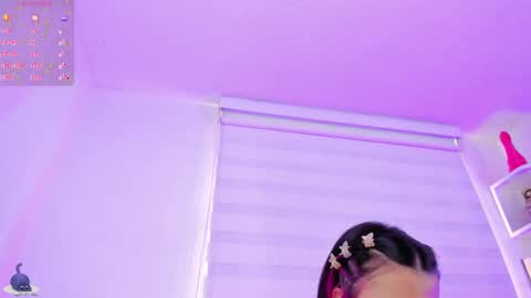 Snapshot of rosse_amyy chatting on September 8, 2025, 7:13 pm online show from September 8, 2025, 7:13 pm