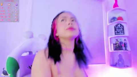 Snapshot of rosse_amyy chatting on October 27, 2025, 12:20 pm online show from October 27, 2025, 12:20 pm