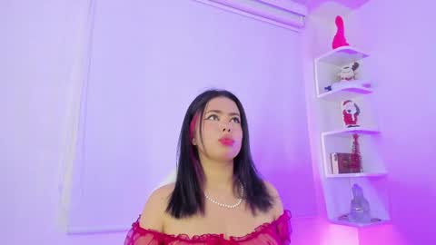 Snapshot of rosse_amyy chatting on November 12, 2025, 12:05 pm online show from November 12, 2025, 12:05 pm