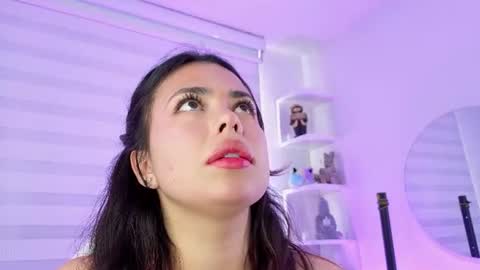 Snapshot of rosse_amyy chatting on July 15, 2026, 7:08 pm online show from July 15, 2026, 7:08 pm