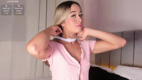 Snapshot of rossedaw_ chatting on April 21, 2026, 7:17 pm Rosse Daw Independent model online show from April 21, 2026, 7:17 pm