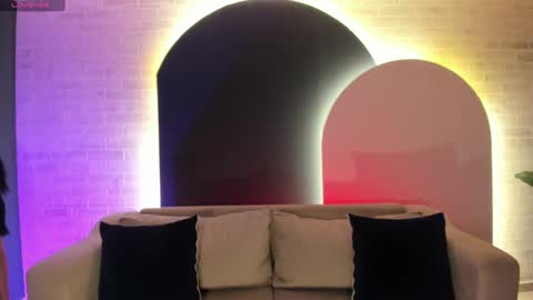 Snapshot of rossierhoades chatting on January 11, 2025, 11:23 am Rossie Rhoades online show from January 11, 2025, 11:23 am